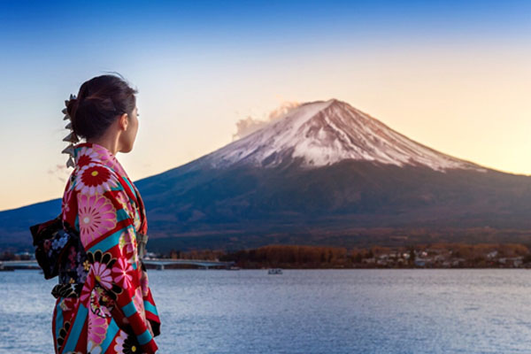 Explore Japan Travel Guide